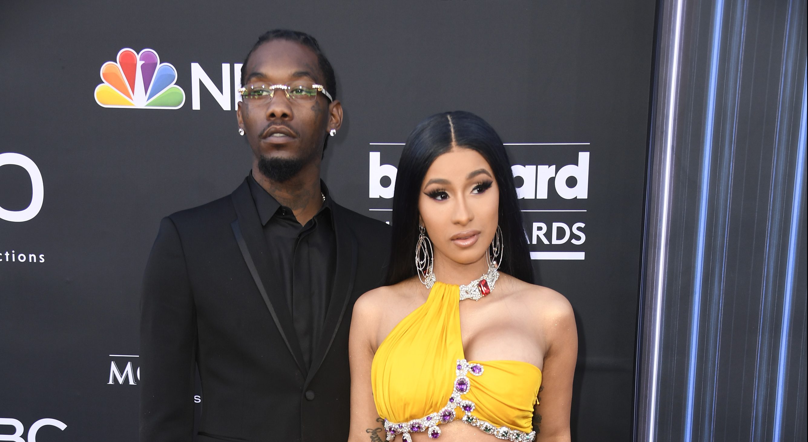 Cardi B Defends Husband Offset After His Instagram Account Is Hacked And His Dms Are Allegedly 3052